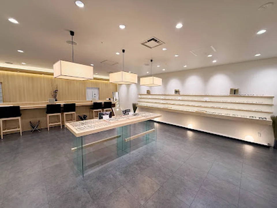 オーマイグラス 阪急17番街店