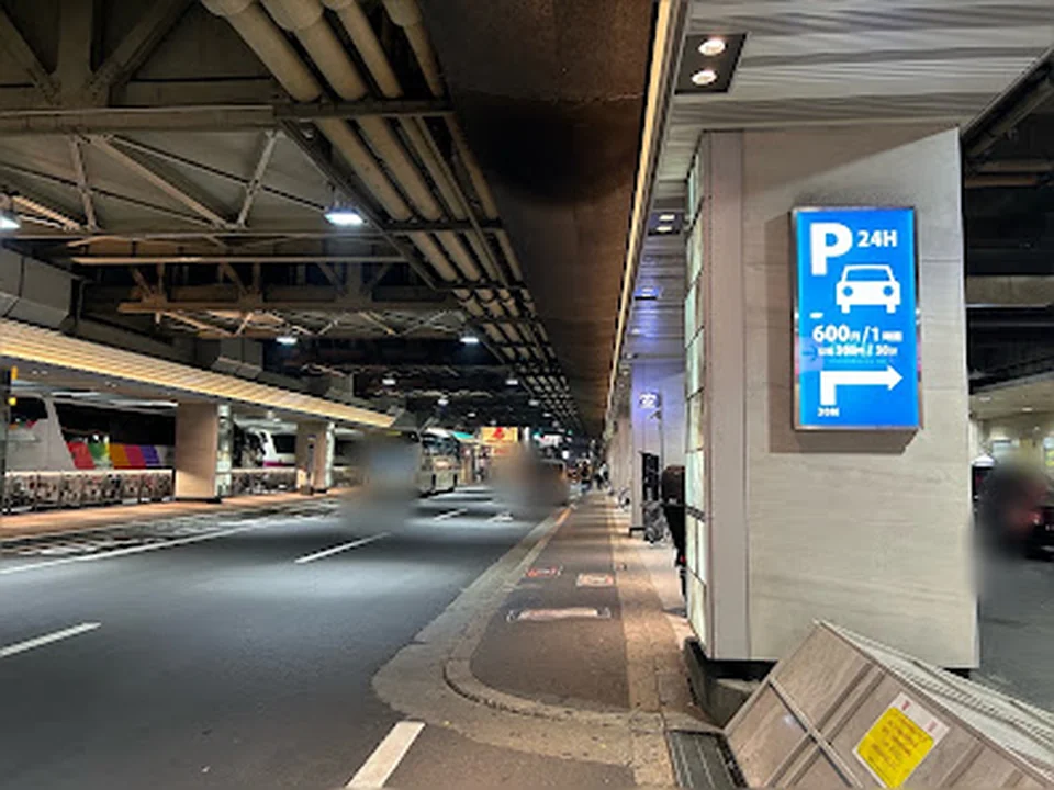 阪急大阪梅田駅駐車場 (5階屋上)