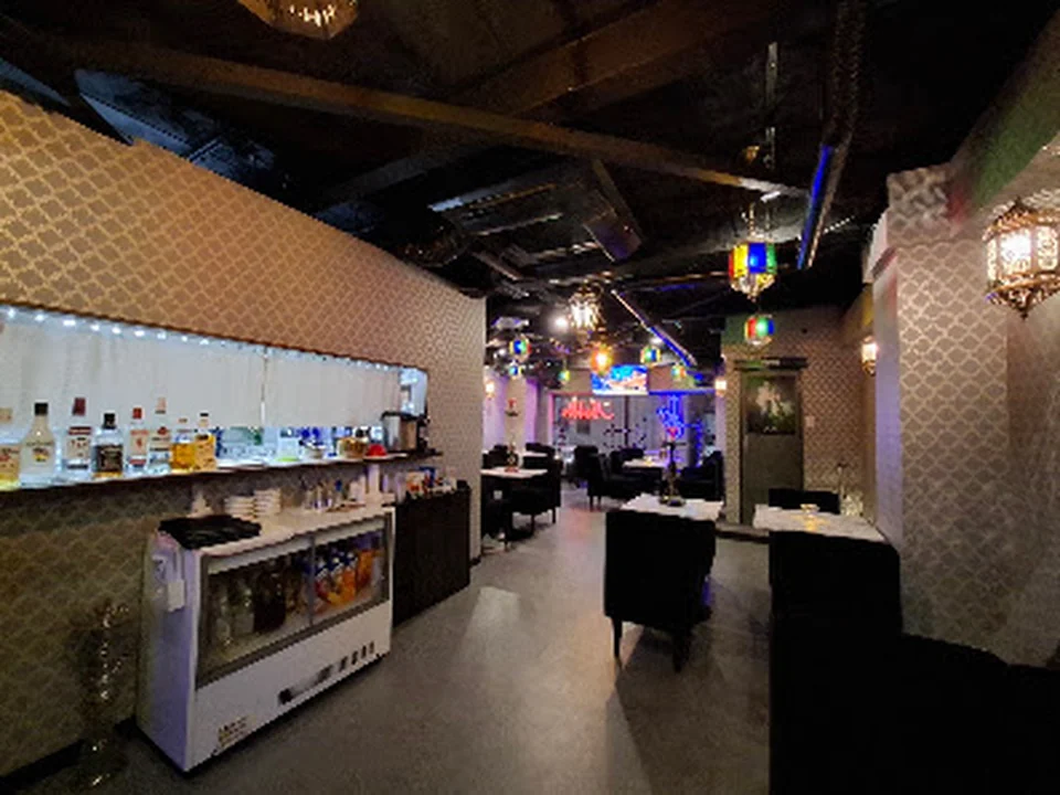 Aladdin Oriental SHISHA Lounge (アラジンオリエンタルシーシャラウンジ）