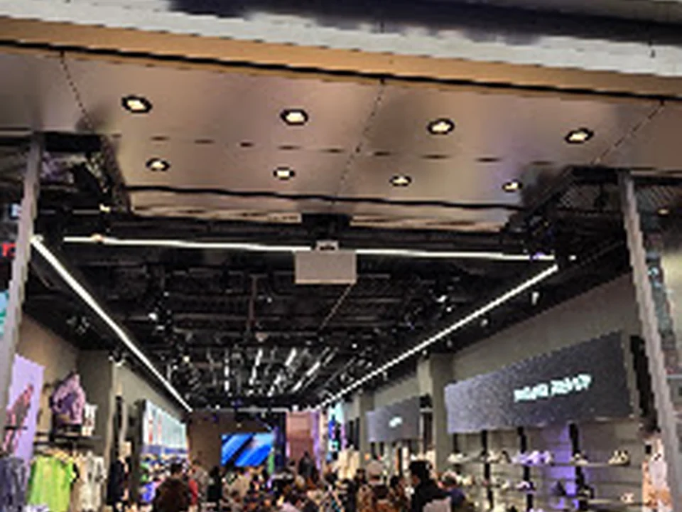 ASICS OSAKA SHINSAIBASHI
