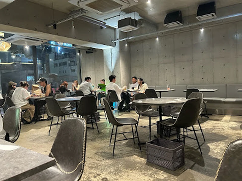 Blue Entrance Kitchen 大阪心斎橋店