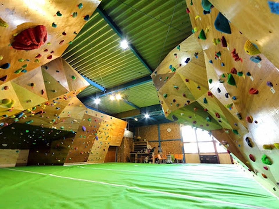 BoulderingGym HAGO(ボルダリングジムハゴ）