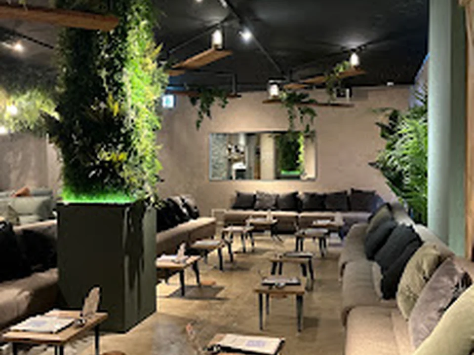 シーシャ×ダーツ×バー C.STAND シースタンド 心斎橋店