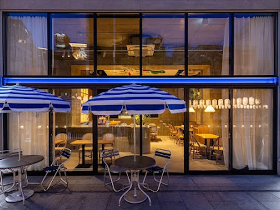 CASABLANCA NAMBA RIVERSIDE COFFEE & RESTAURANT