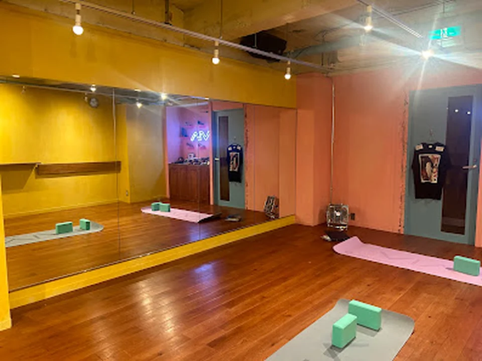Dance studio Via
