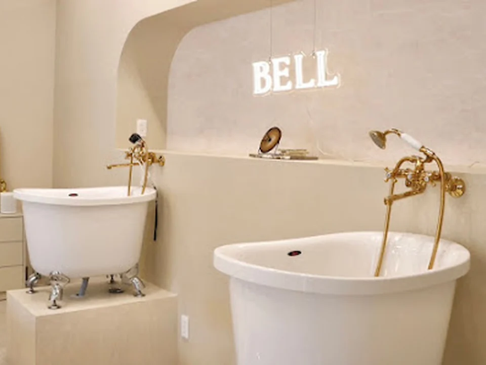 DOGSALON BELL