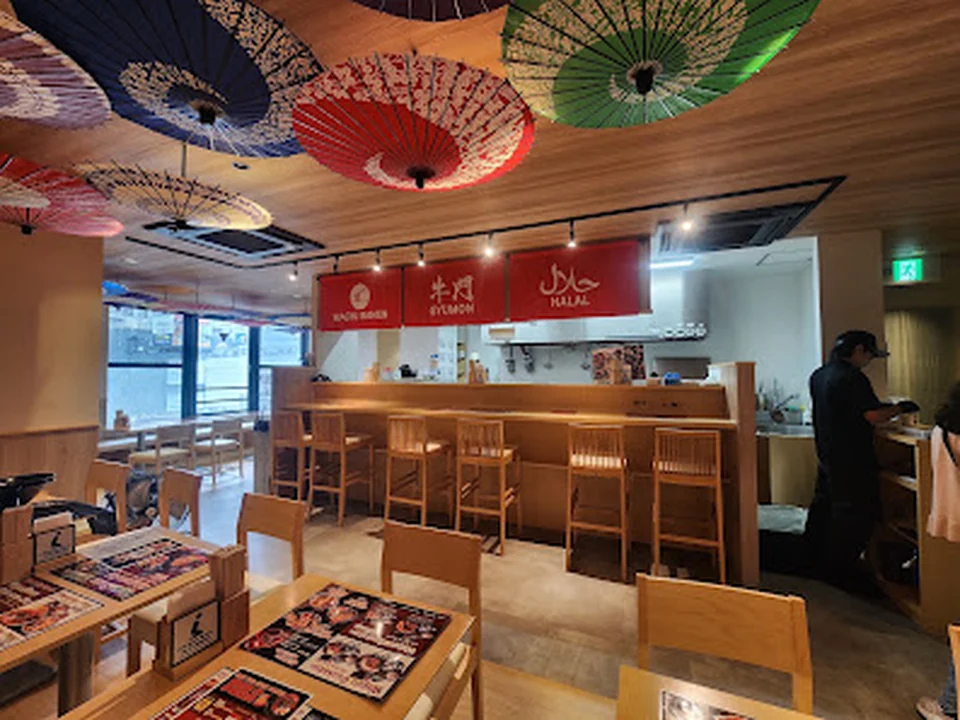 Foto de Gyumon Halal Wagyu Ramen & Gyukatsu Dotonbori 2nd Branch OSAKA ハラル和牛ラーメン＆牛カツ 牛門 道頓堀2号店
