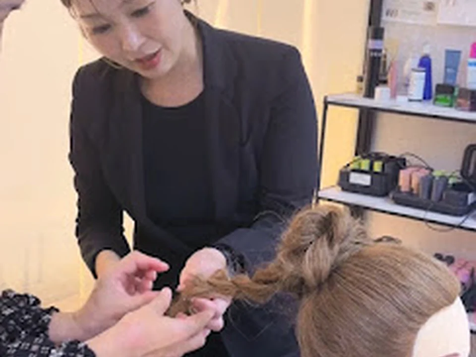 Foto de 日本へアセットスクール大阪本校 JAPAN HAIRSET SCHOOL