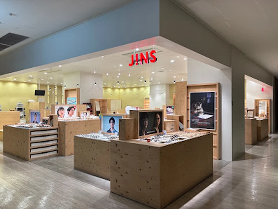JINS グランフロント大阪店