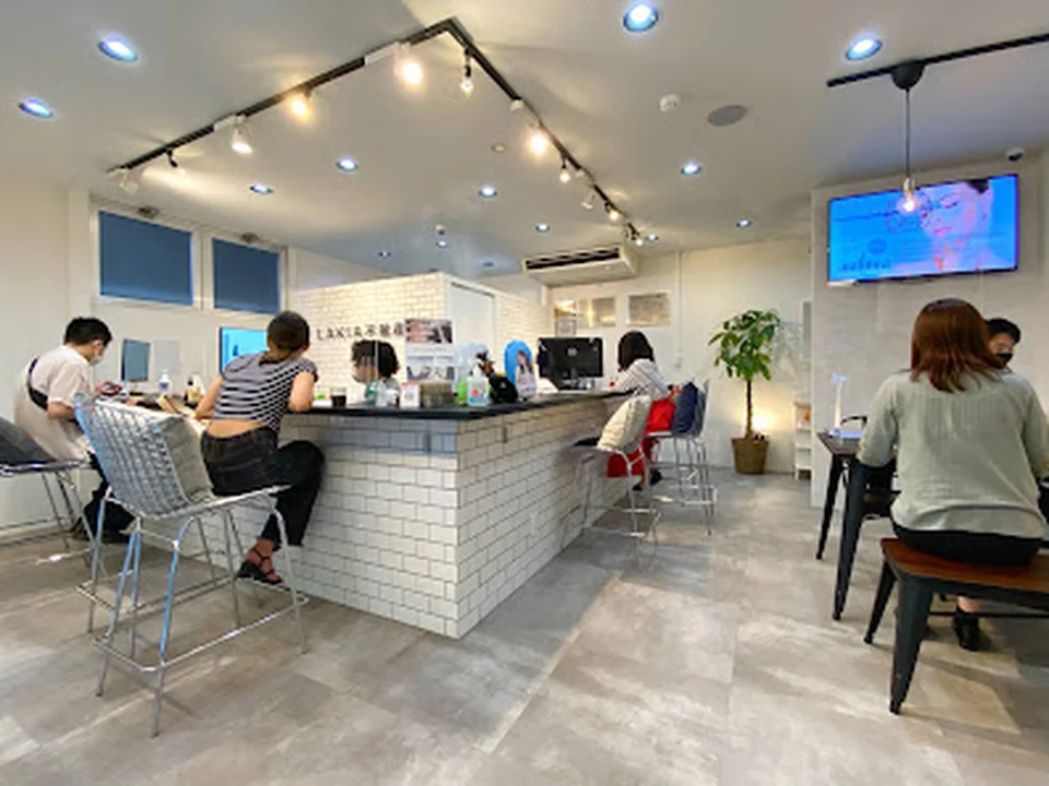 LAKIA不動産 阿波座店
