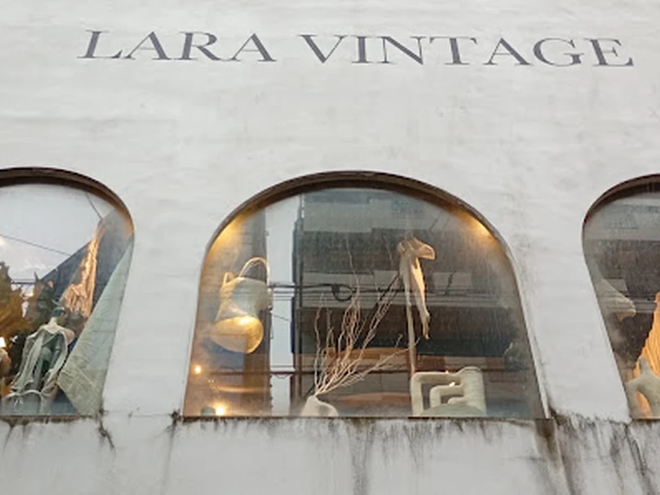 LARA VINTAGE