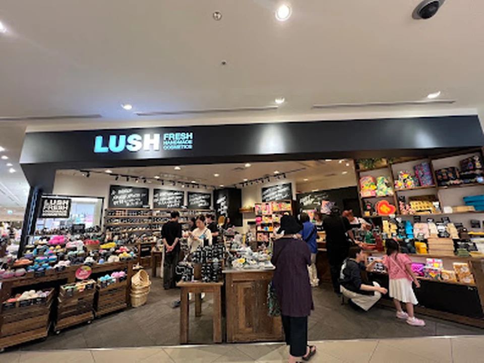 Foto de LUSH LUCUA大阪店