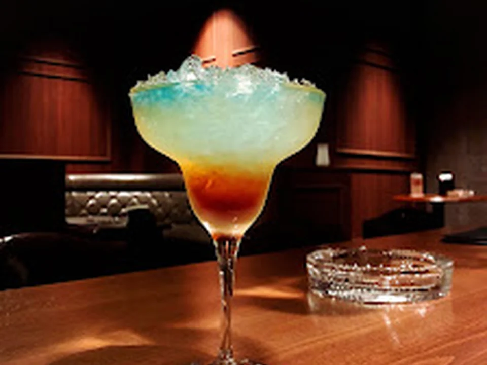 Luxury bar W