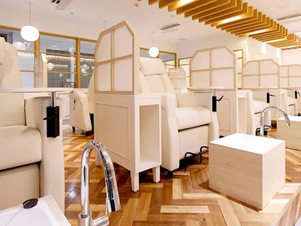 Nail salon Diva心斎橋grace店(ネイルサロンディーバ心斎橋grace店)