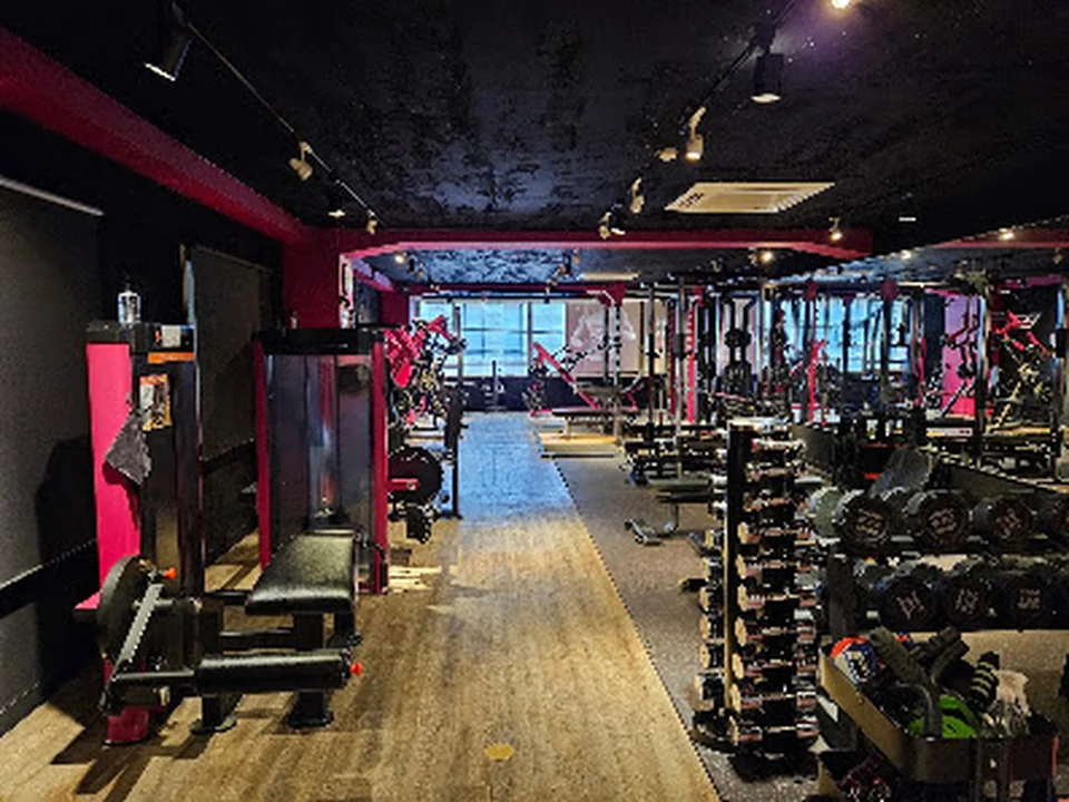 NEO TRAINING GYM 本町