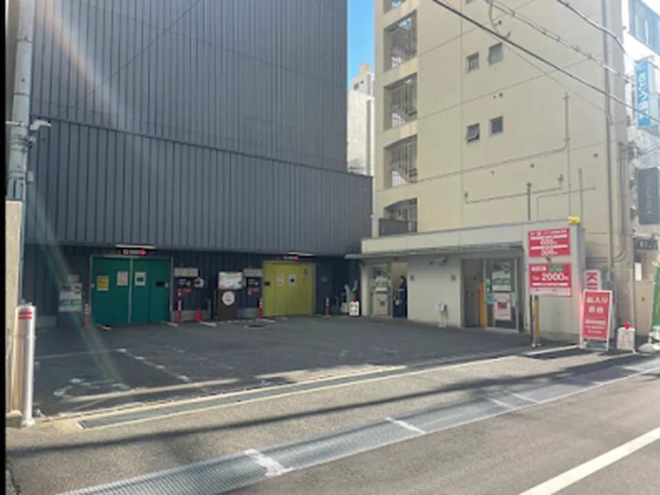 エスト心斎橋駐車場