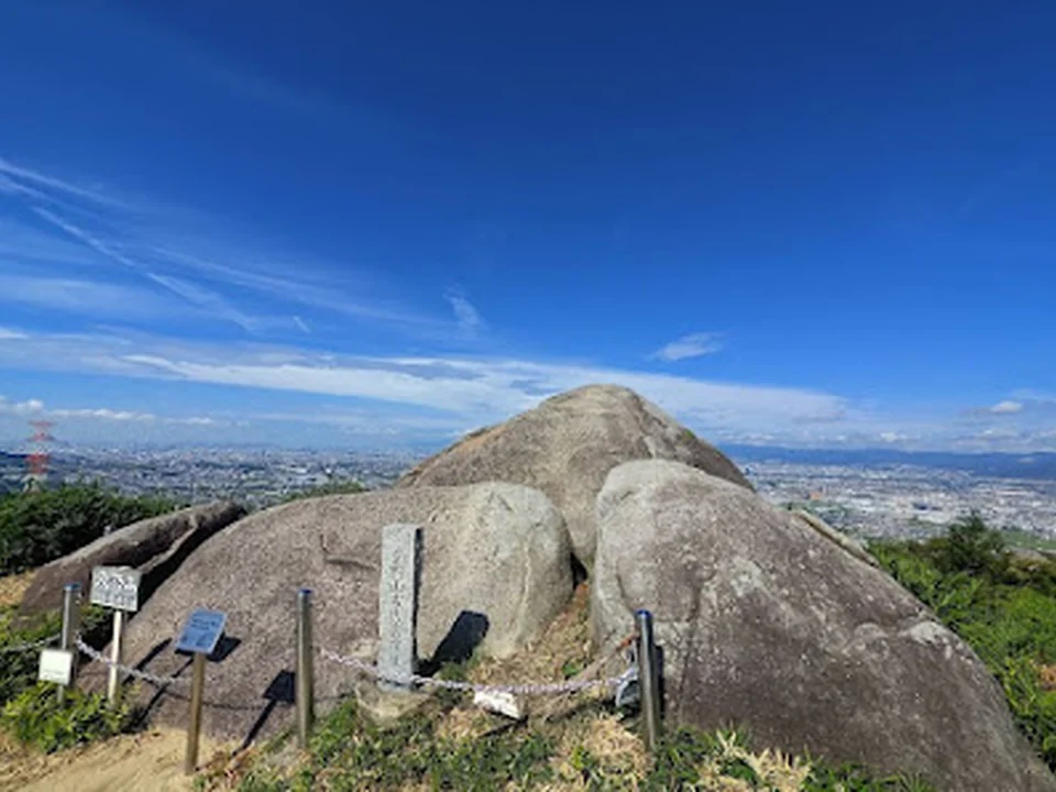 交野山観音岩