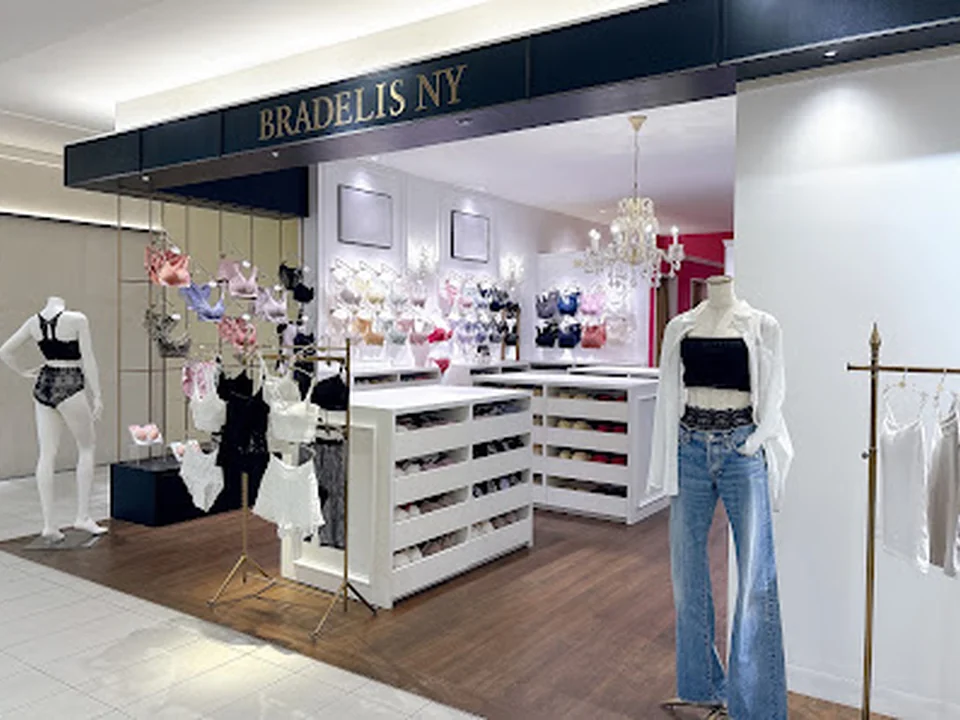 ブラデリスニューヨーク ルクア大阪店