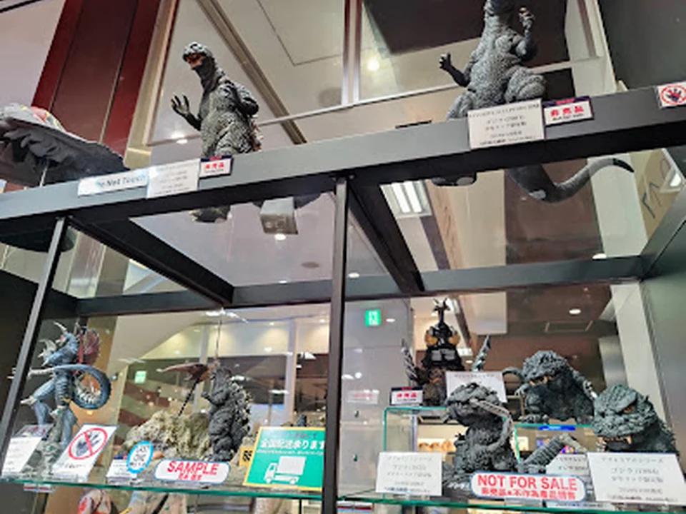 ゴジラ・ストア Osaka