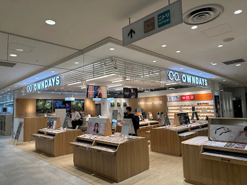 OWNDAYS LINKS UMEDA店