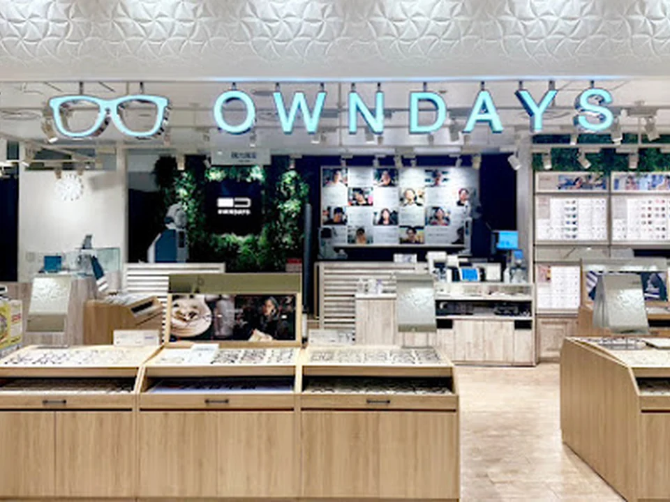 OWNDAYS 阪急三番街店