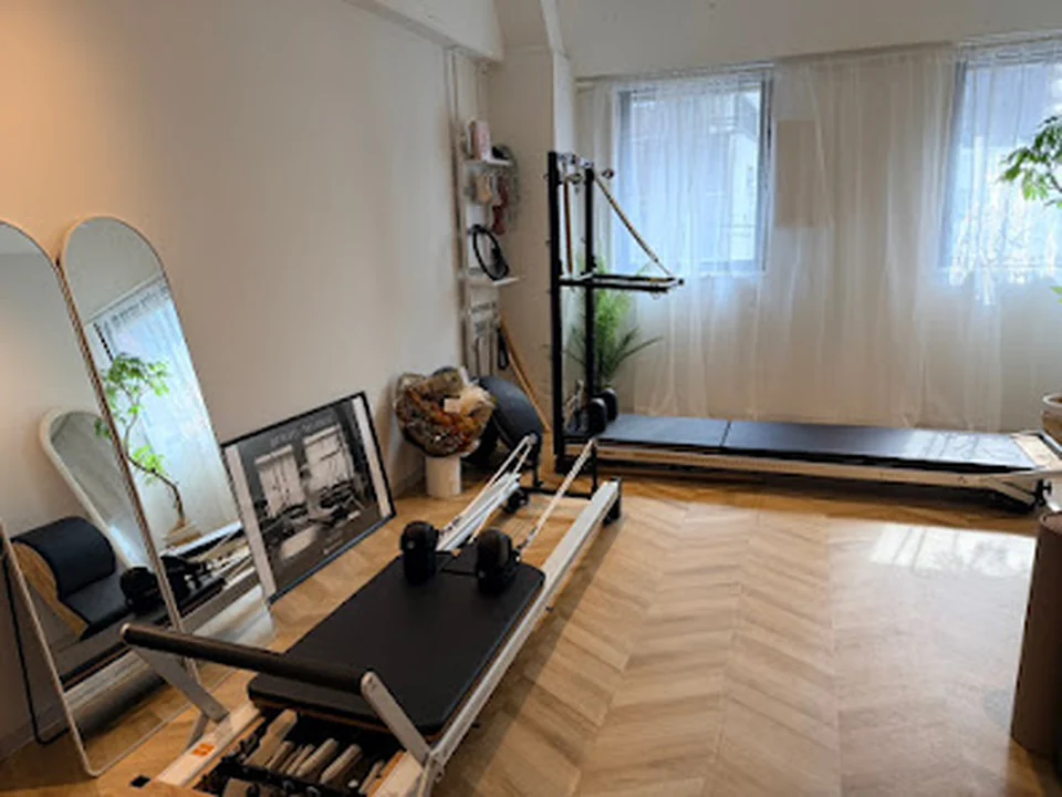 Pilates alim 大阪本町店 骨格矯正ピラティススタジオ ピラティスアリム