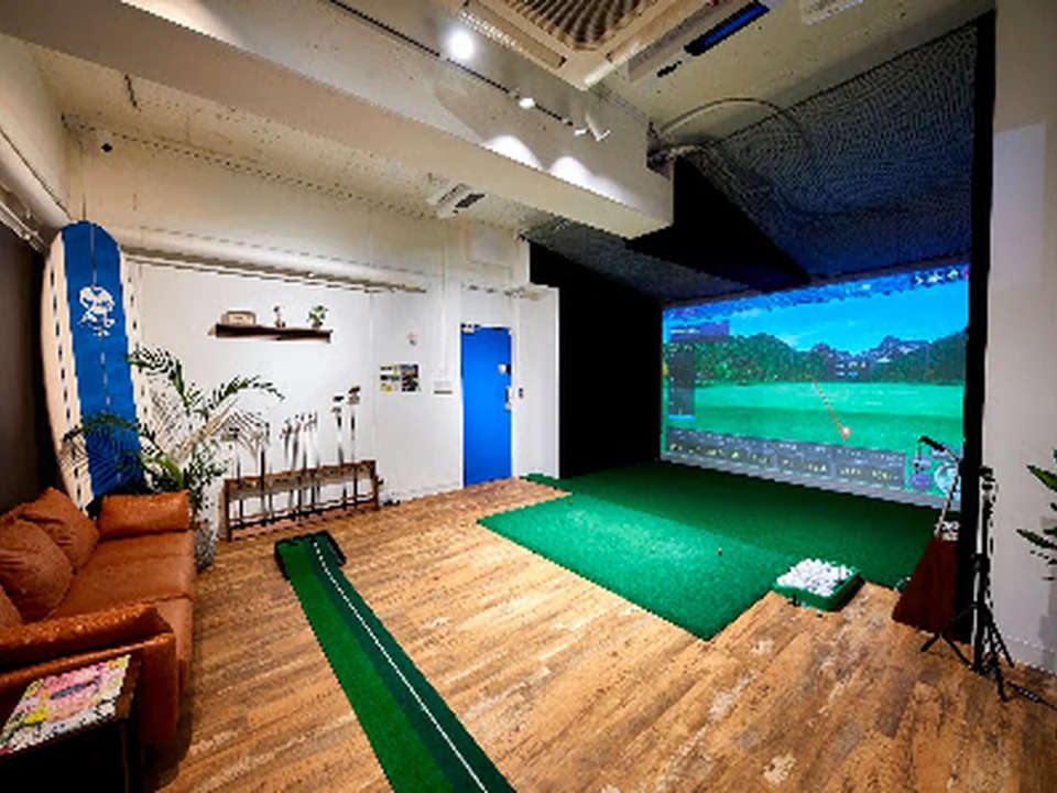 Foto de Plumeria Golf & Bar(インドアゴルフ練習場＆ゴルフバー)