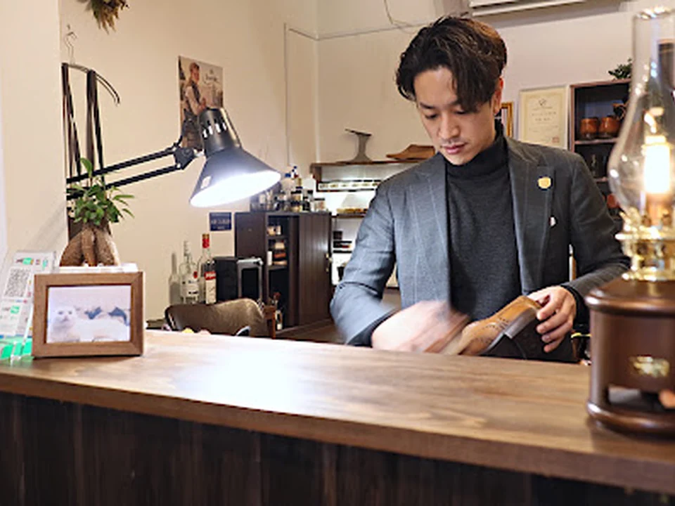 靴磨き専門店 SHOESLab.TORCH（シューズラボトーチ）| 大阪福島