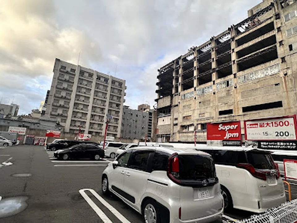Foto de Super jpm 宗右衛門町 駐車場