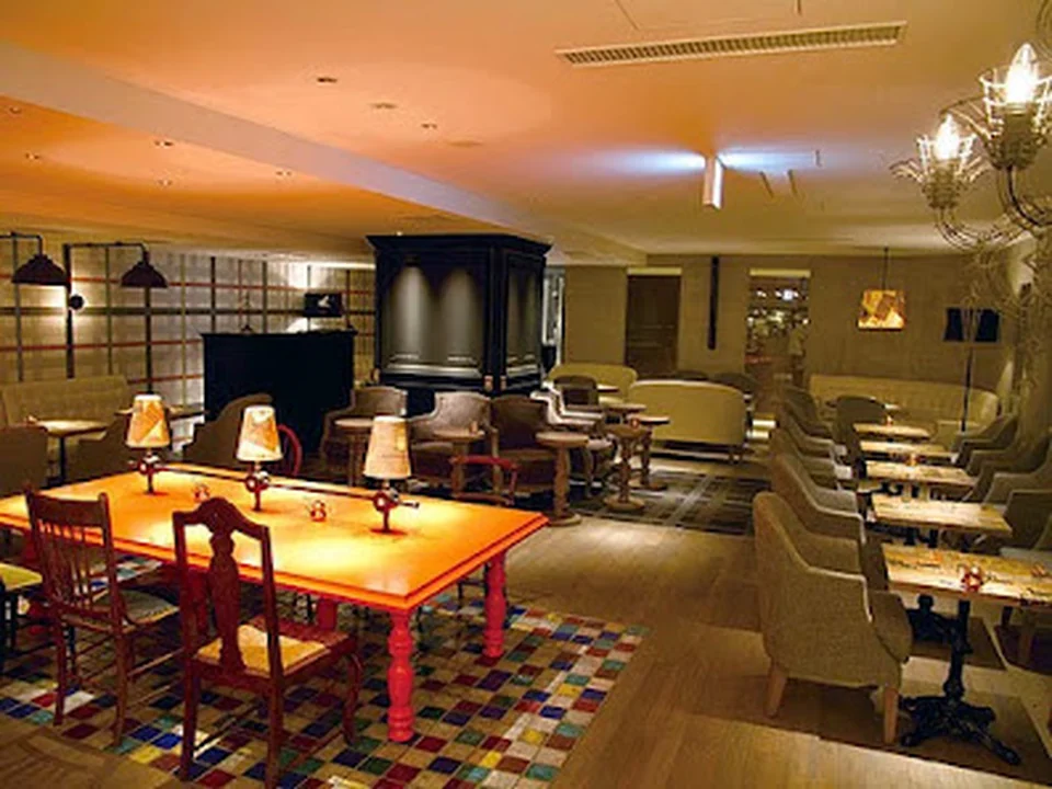 TABLES CAFE（タブレスカフェ）