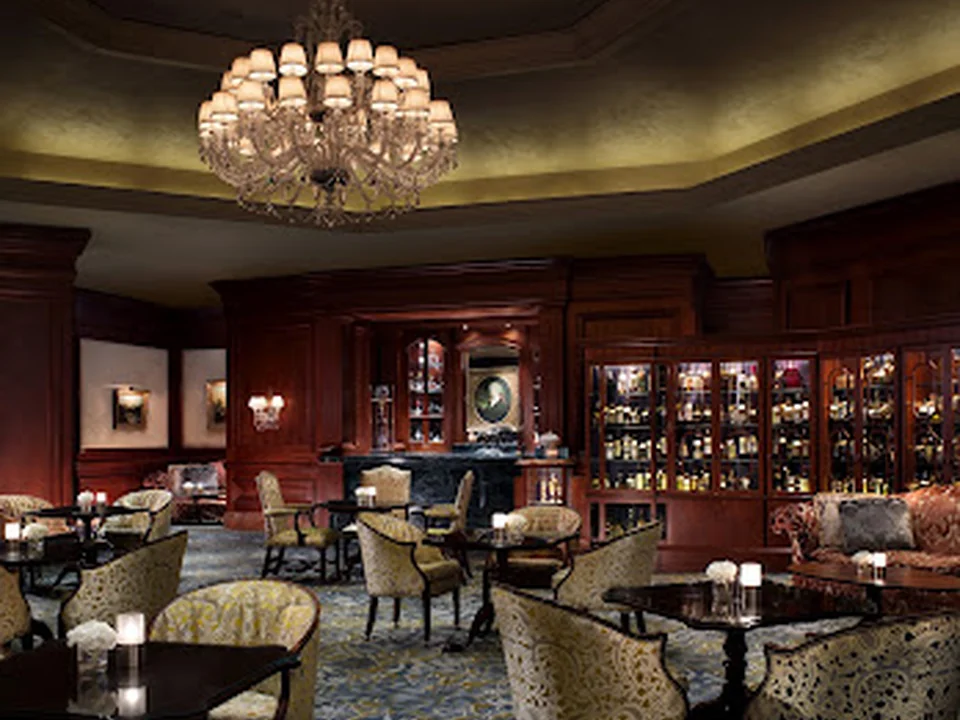 THE LOBBY LOUNGE