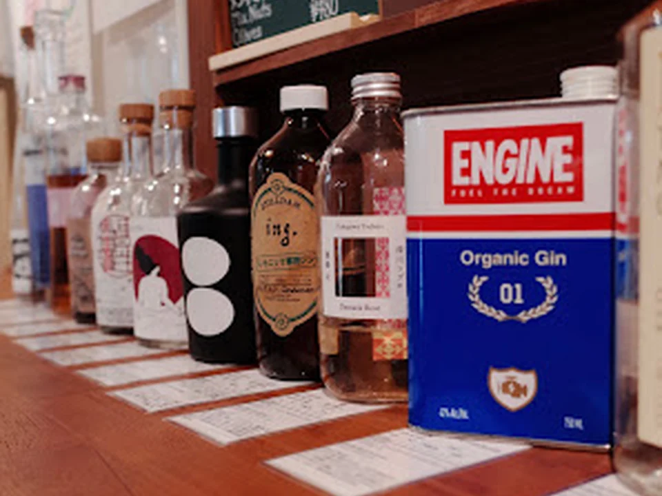 the uraura stand craft beer,gin