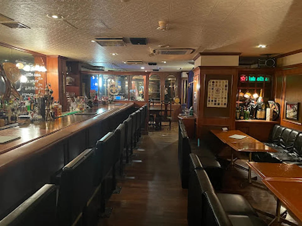 Bar Eau-de-Vie(オー・ド・ヴィー) なんばのダイニングバー, 大阪